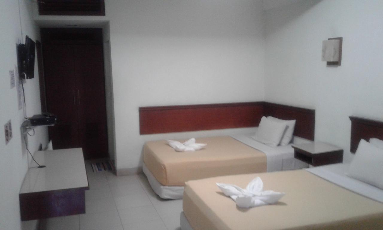 Pandu Lakeside Hotel Parapat Esterno foto