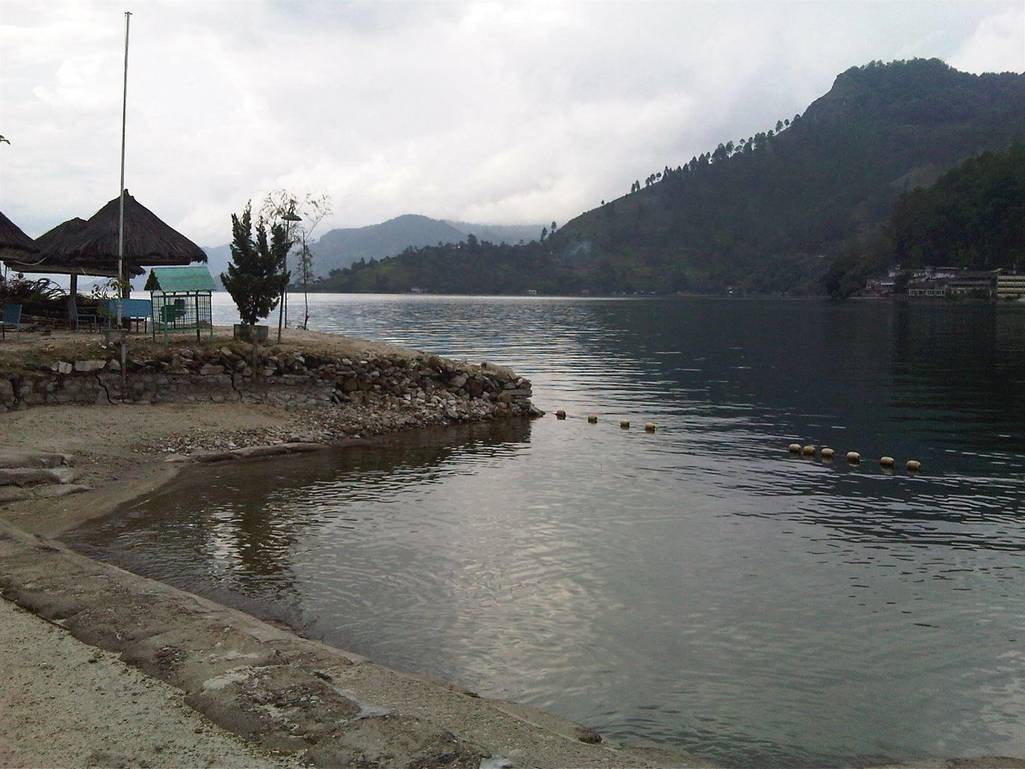 Pandu Lakeside Hotel Parapat Esterno foto