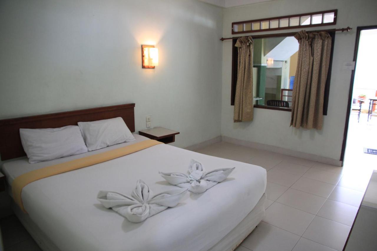 Pandu Lakeside Hotel Parapat Esterno foto