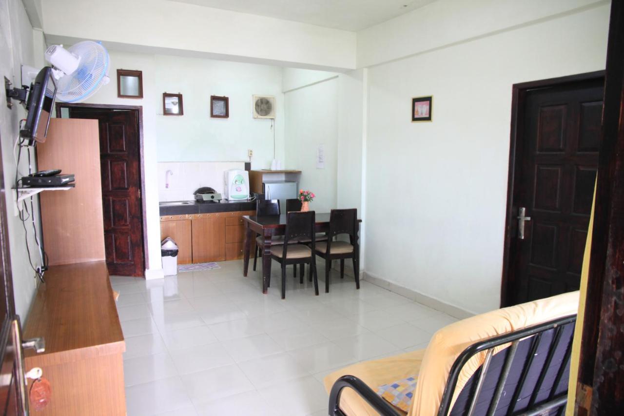 Pandu Lakeside Hotel Parapat Esterno foto