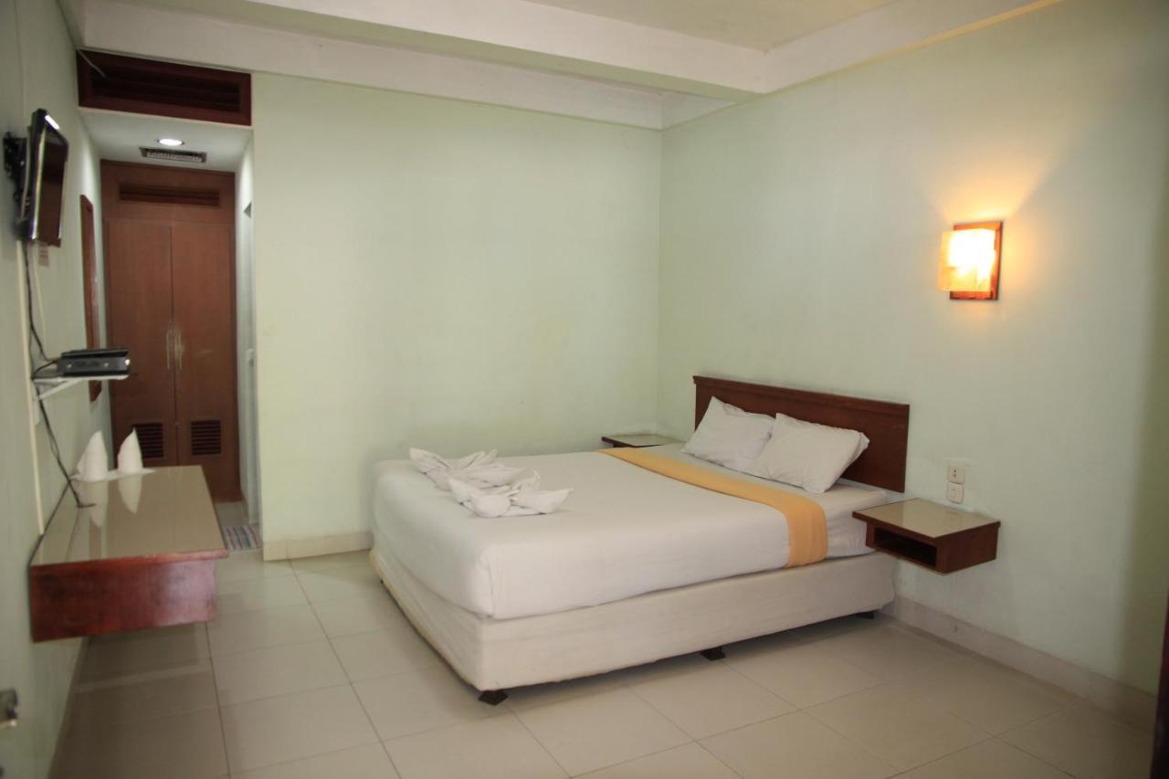Pandu Lakeside Hotel Parapat Esterno foto