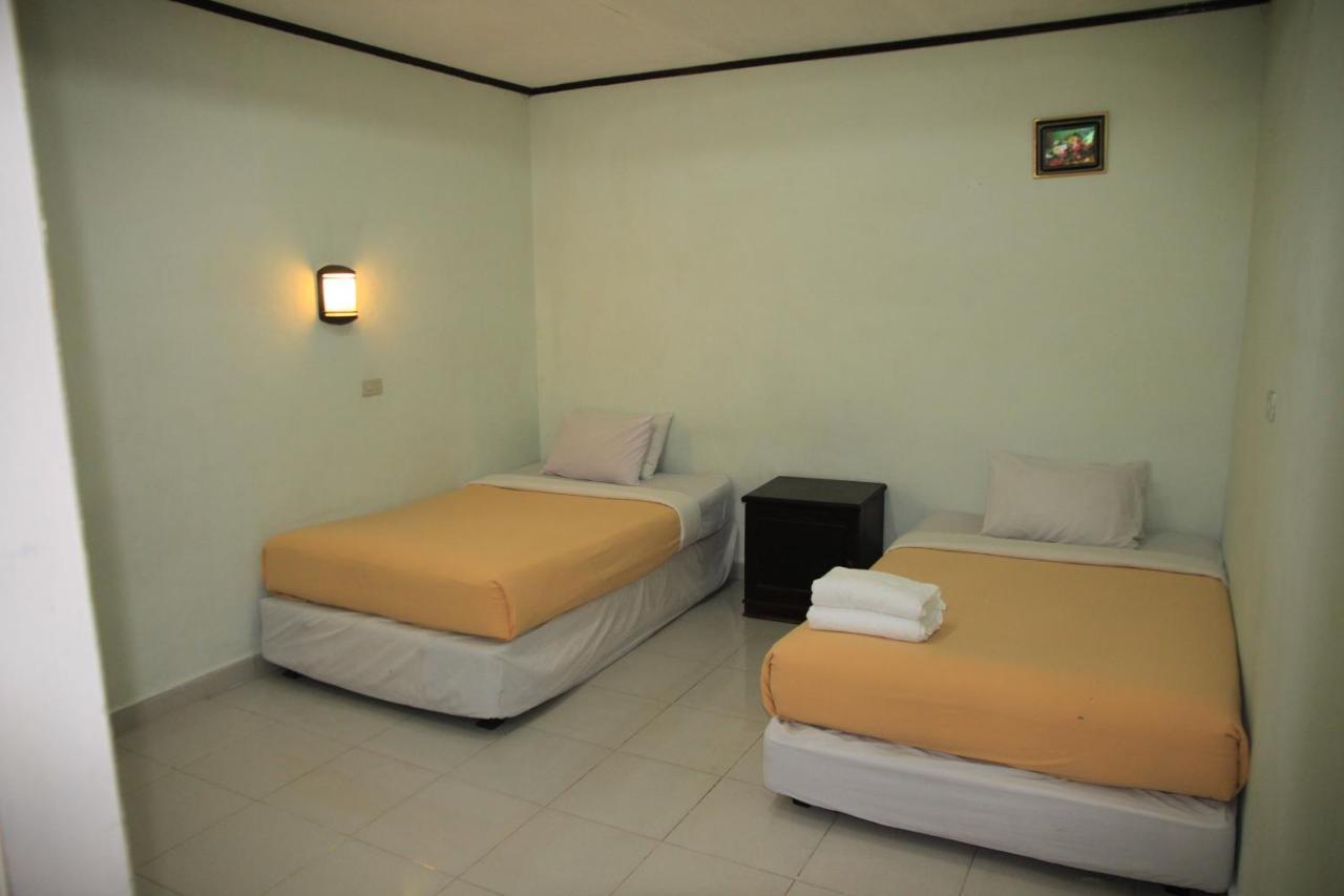 Pandu Lakeside Hotel Parapat Esterno foto