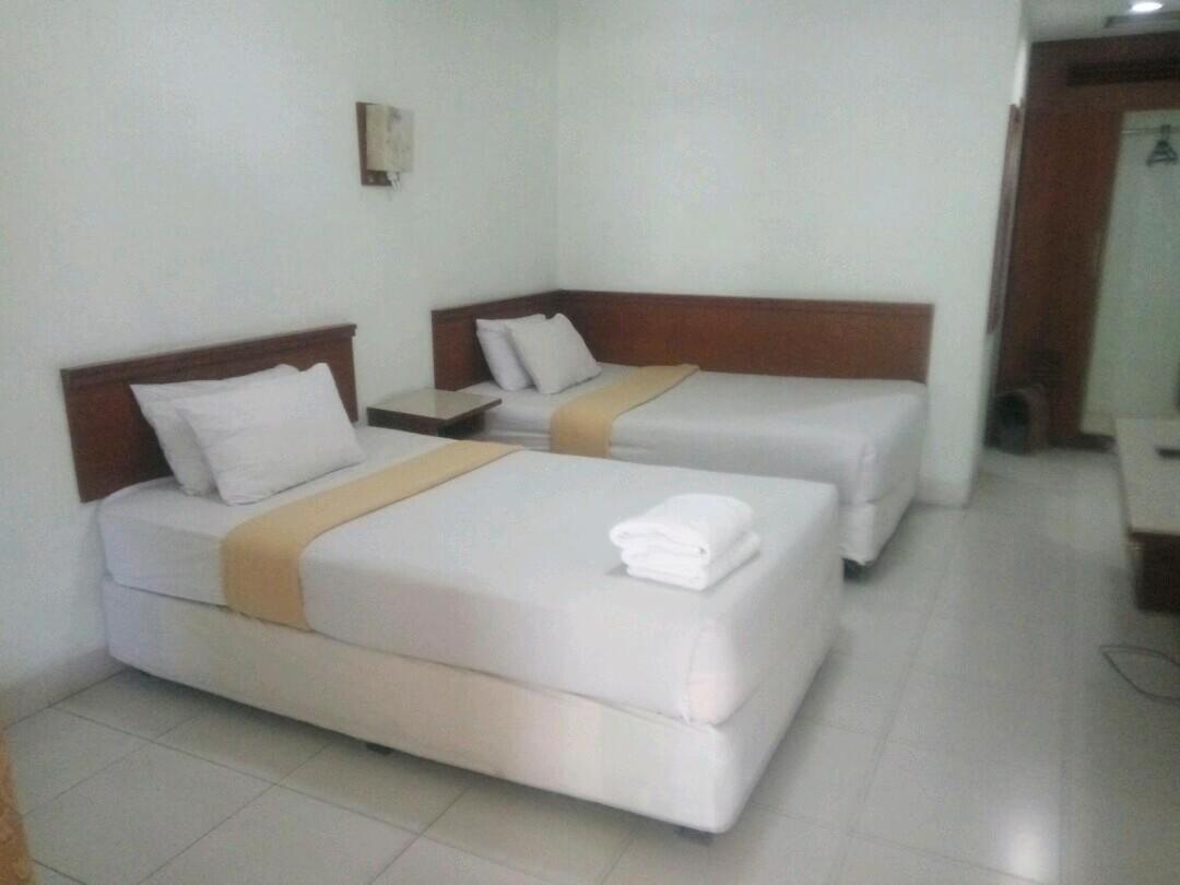 Pandu Lakeside Hotel Parapat Esterno foto