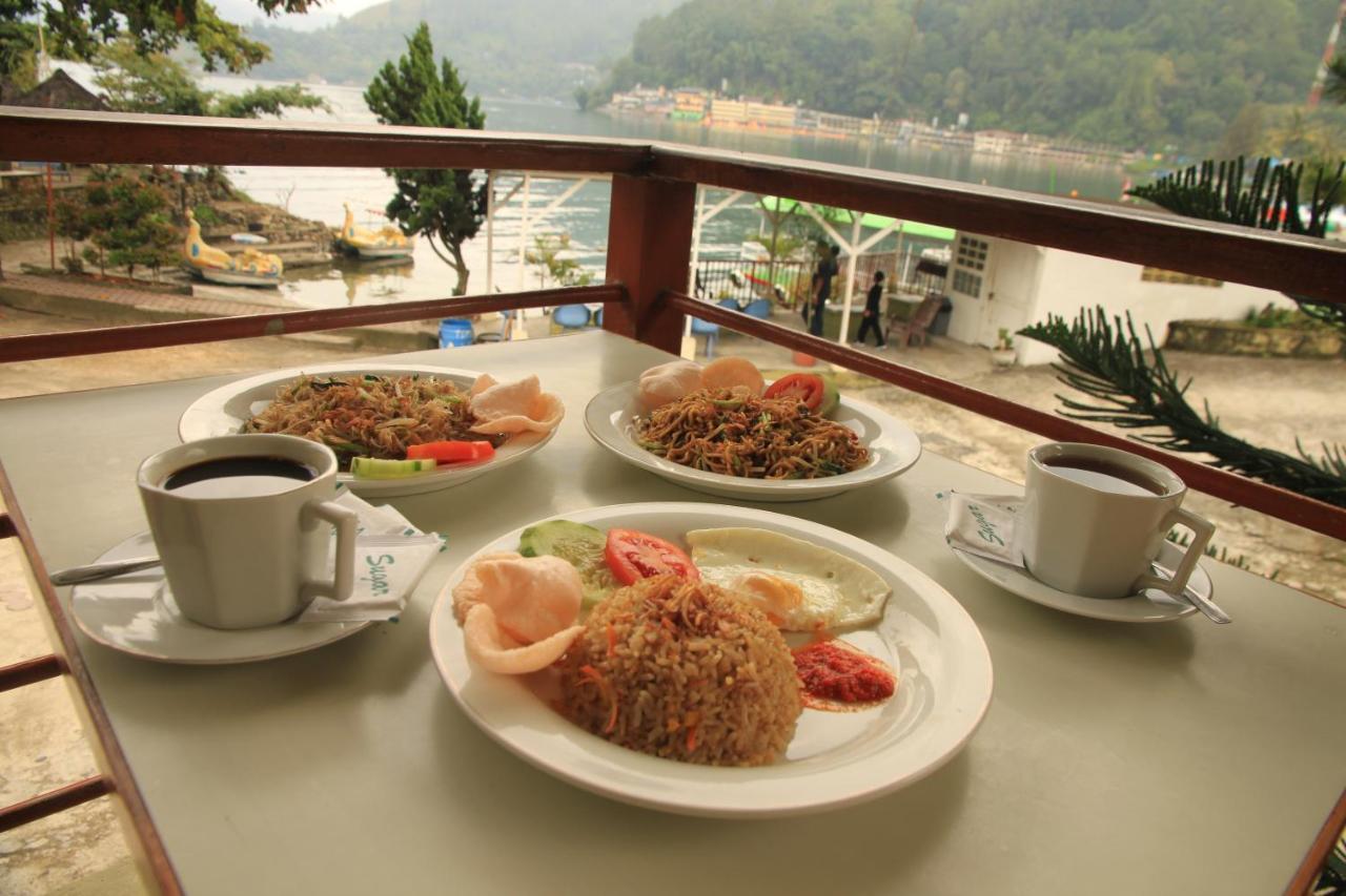 Pandu Lakeside Hotel Parapat Esterno foto
