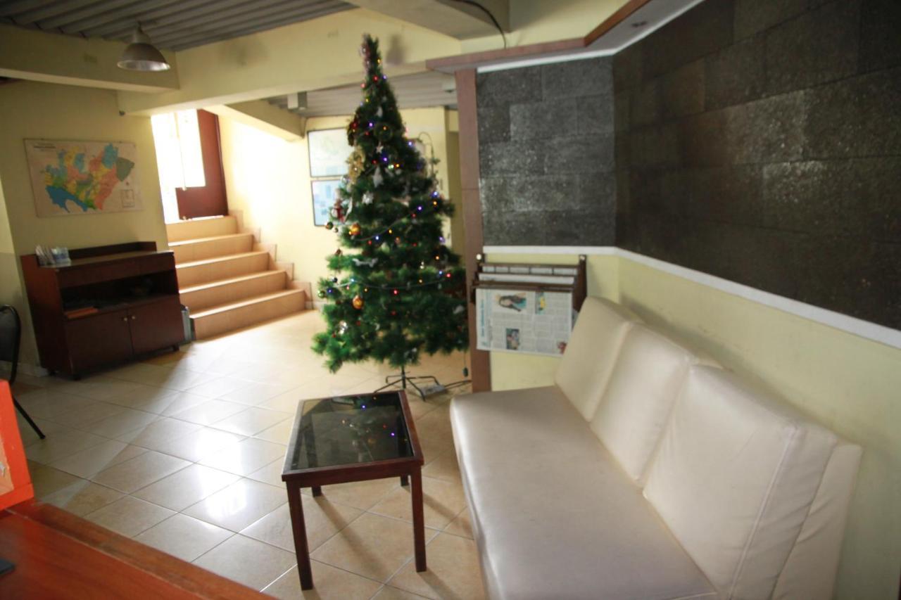 Pandu Lakeside Hotel Parapat Esterno foto